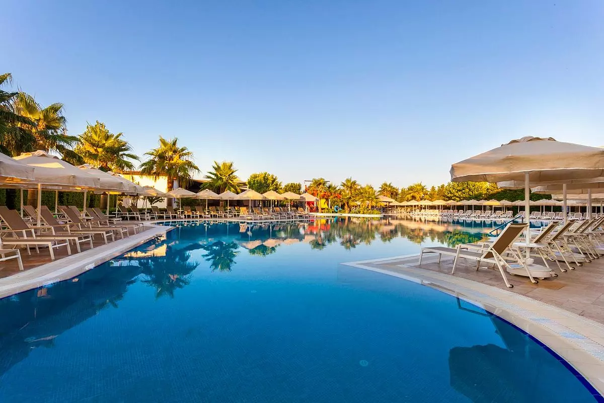 هتل ملاس لارا آنتالیا